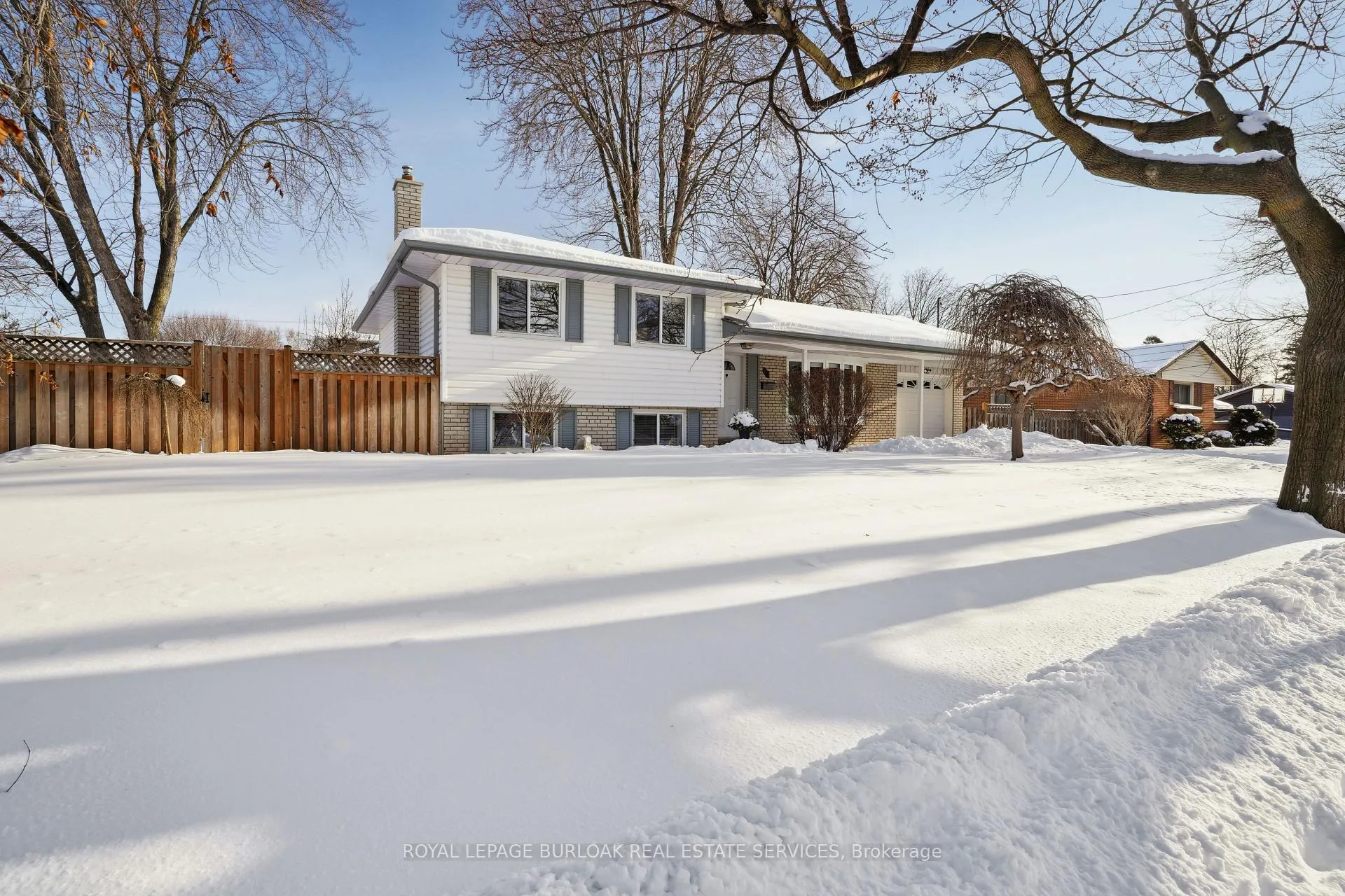 Photo 2 of 871 Francis Road, Burlington, LaSalle — HOMEH