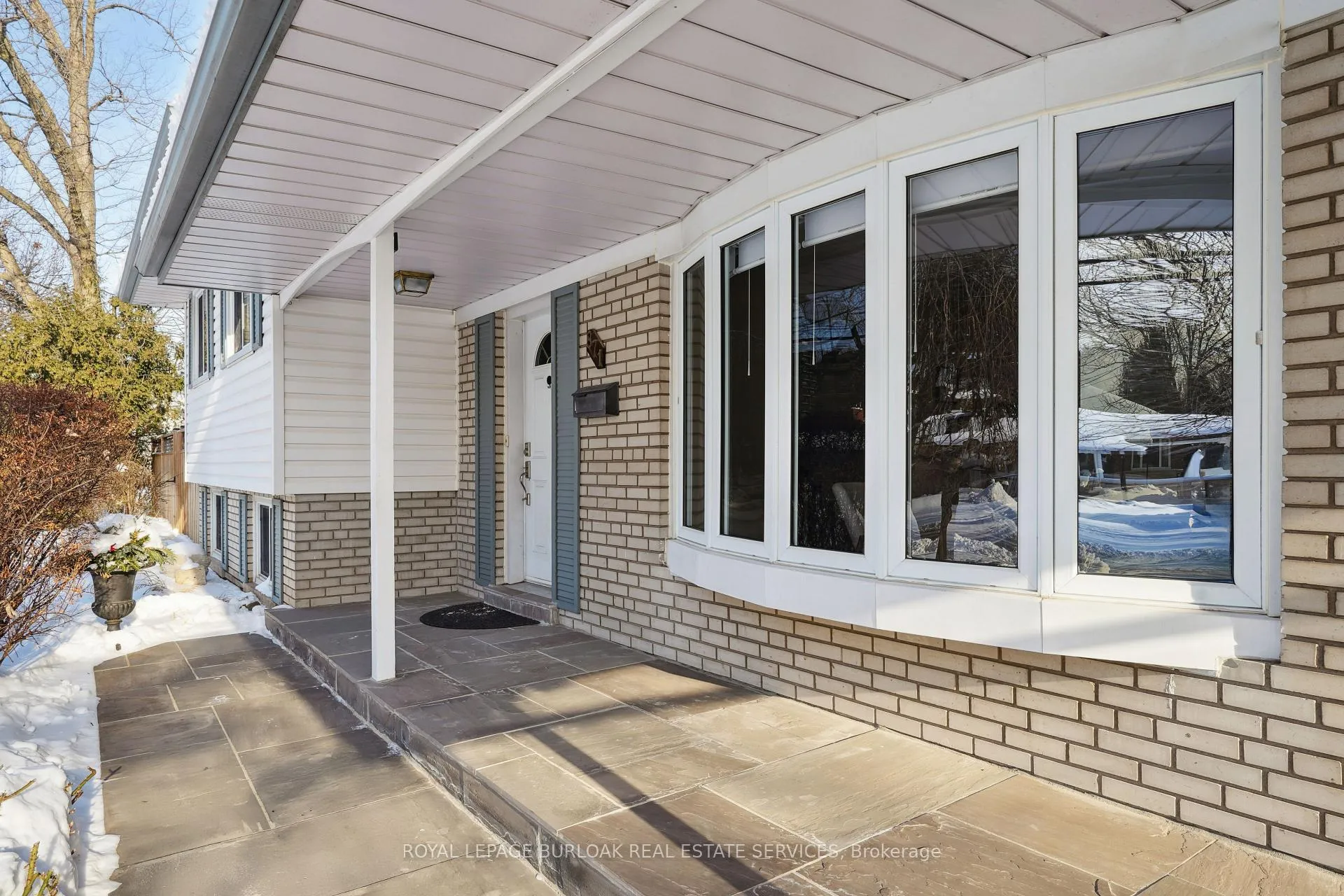 Photo 4 of 871 Francis Road, Burlington, LaSalle — HOMEH