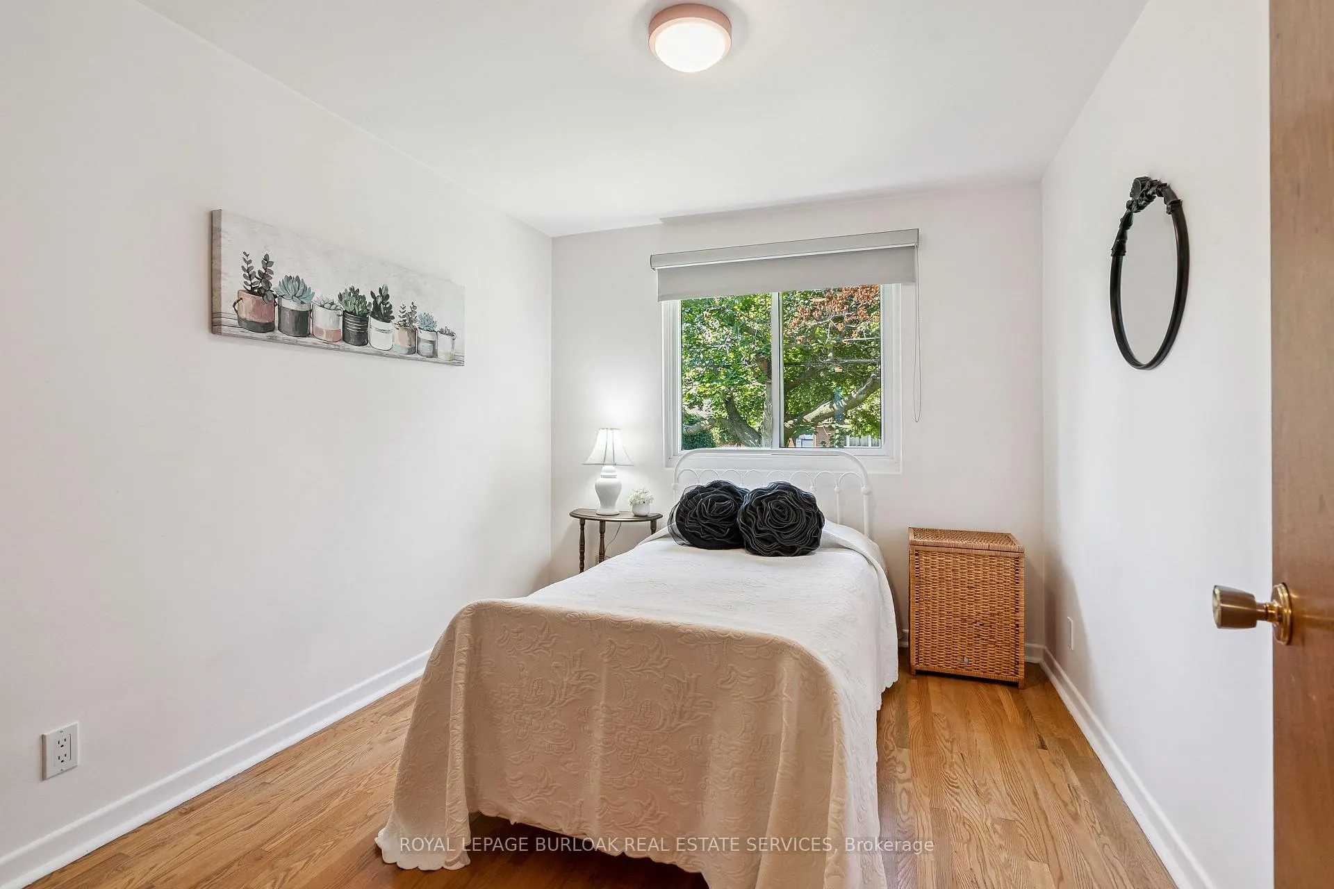 Photo 15 of 871 Francis Road, Burlington, LaSalle — HOMEH