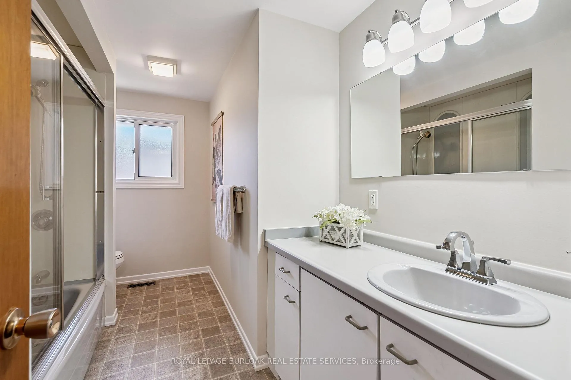 Photo 17 of 871 Francis Road, Burlington, LaSalle — HOMEH
