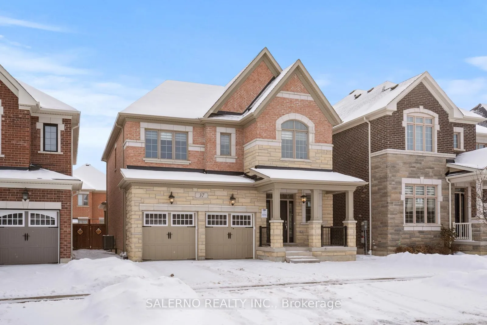 Photo 2 of 37 Chorus Crescent, Vaughan, Kleinburg — HOMEH