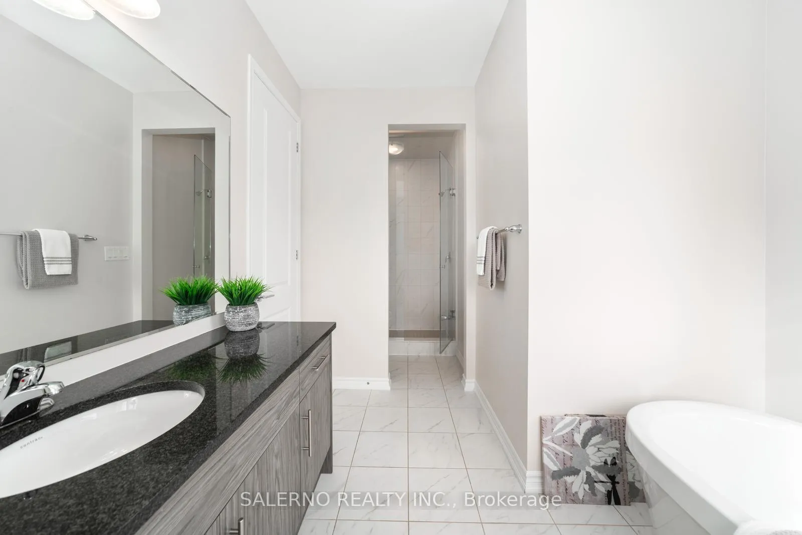 Photo 21 of 37 Chorus Crescent, Vaughan, Kleinburg — HOMEH