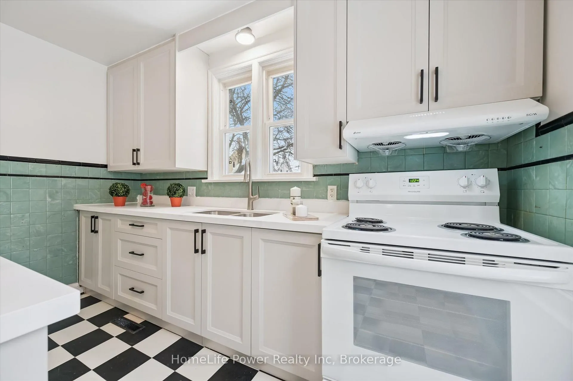 Photo 14 of 36 Linden Avenue, Kitchener — HOMEH