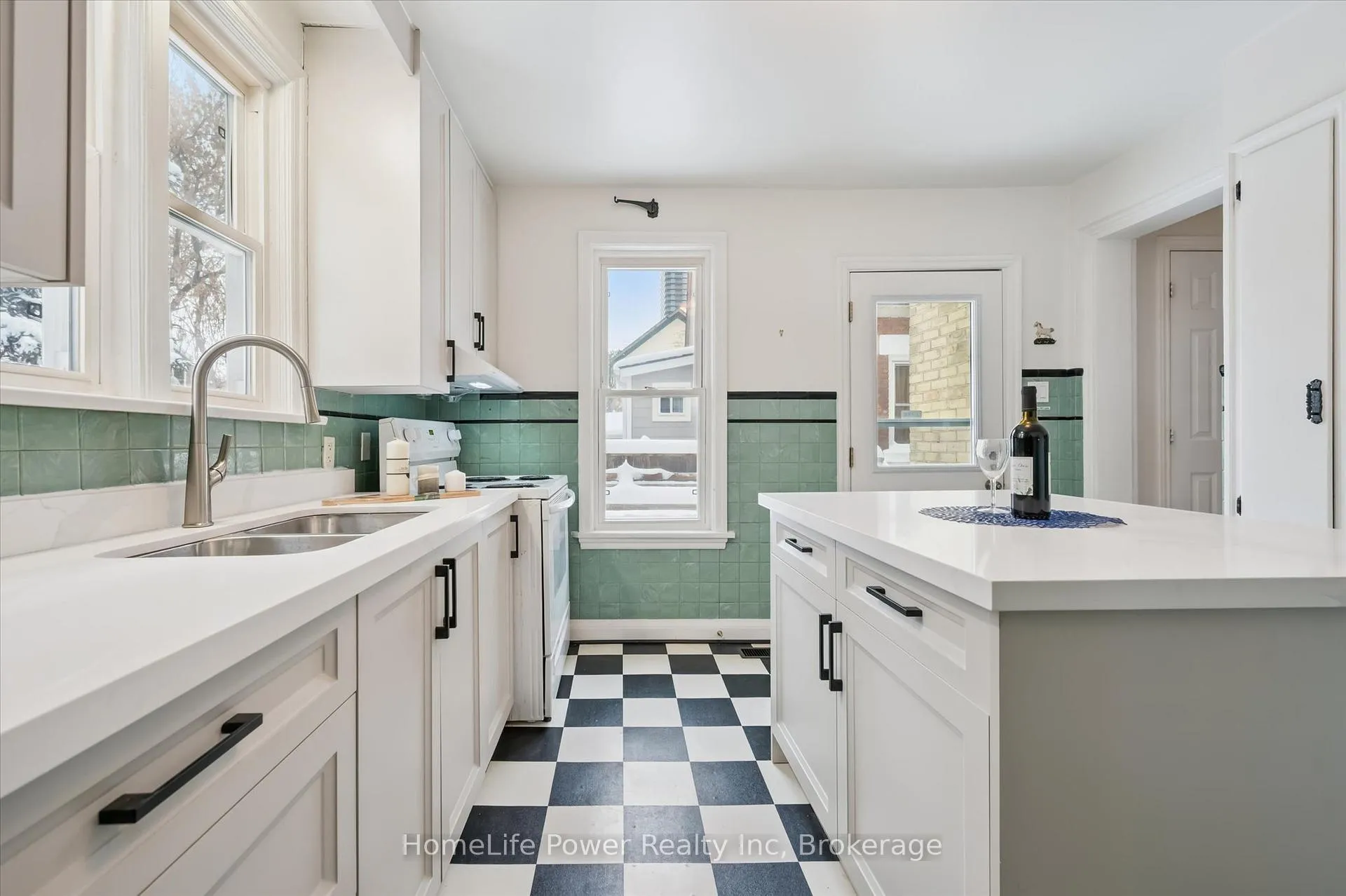 Photo 15 of 36 Linden Avenue, Kitchener — HOMEH