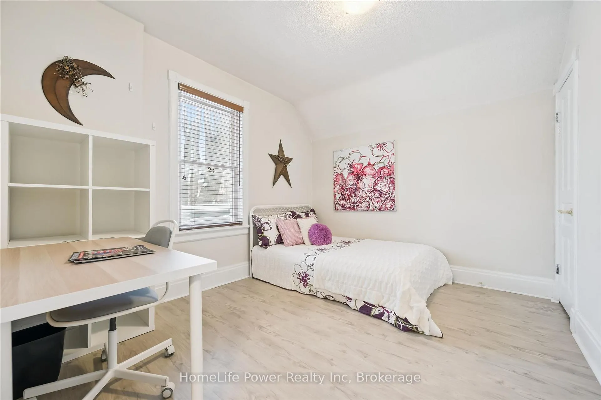 Photo 18 of 36 Linden Avenue, Kitchener — HOMEH