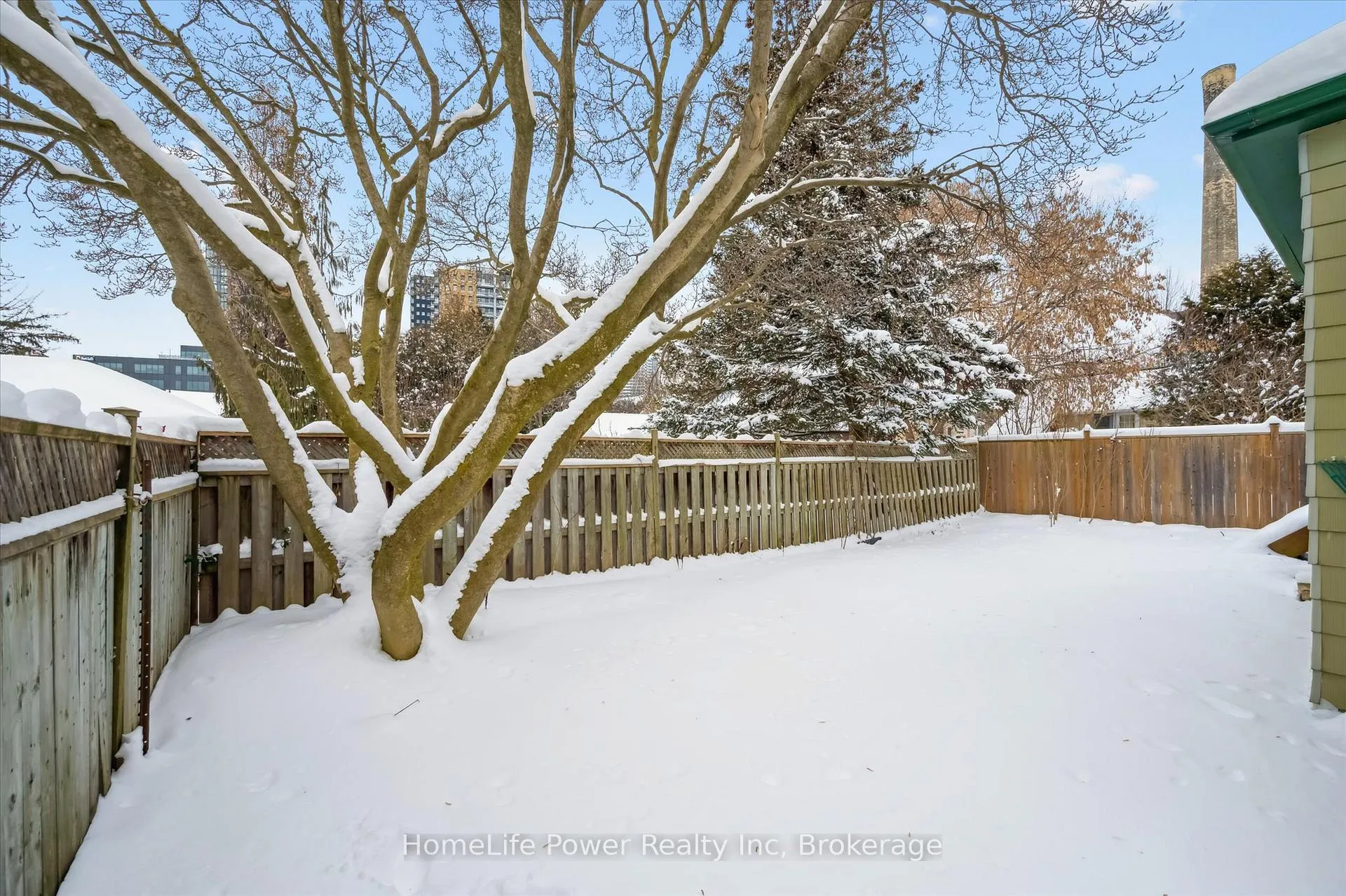 Photo 33 of 36 Linden Avenue, Kitchener — HOMEH