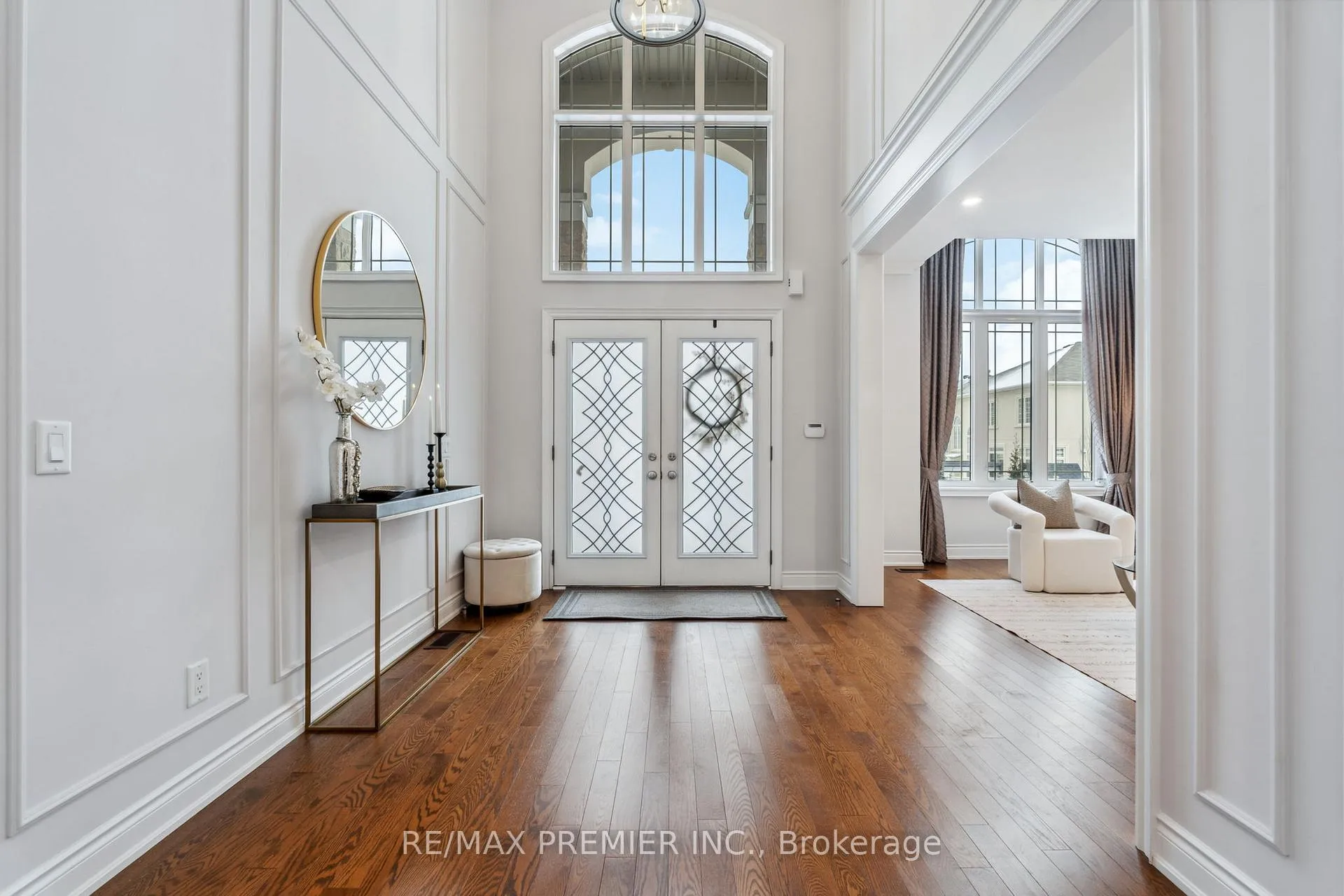 Photo 2 of 8 Heintzman Crescent, Vaughan, Patterson — HOMEH