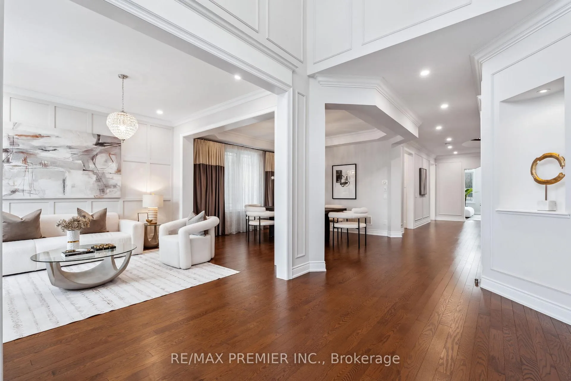 Photo 6 of 8 Heintzman Crescent, Vaughan, Patterson — HOMEH