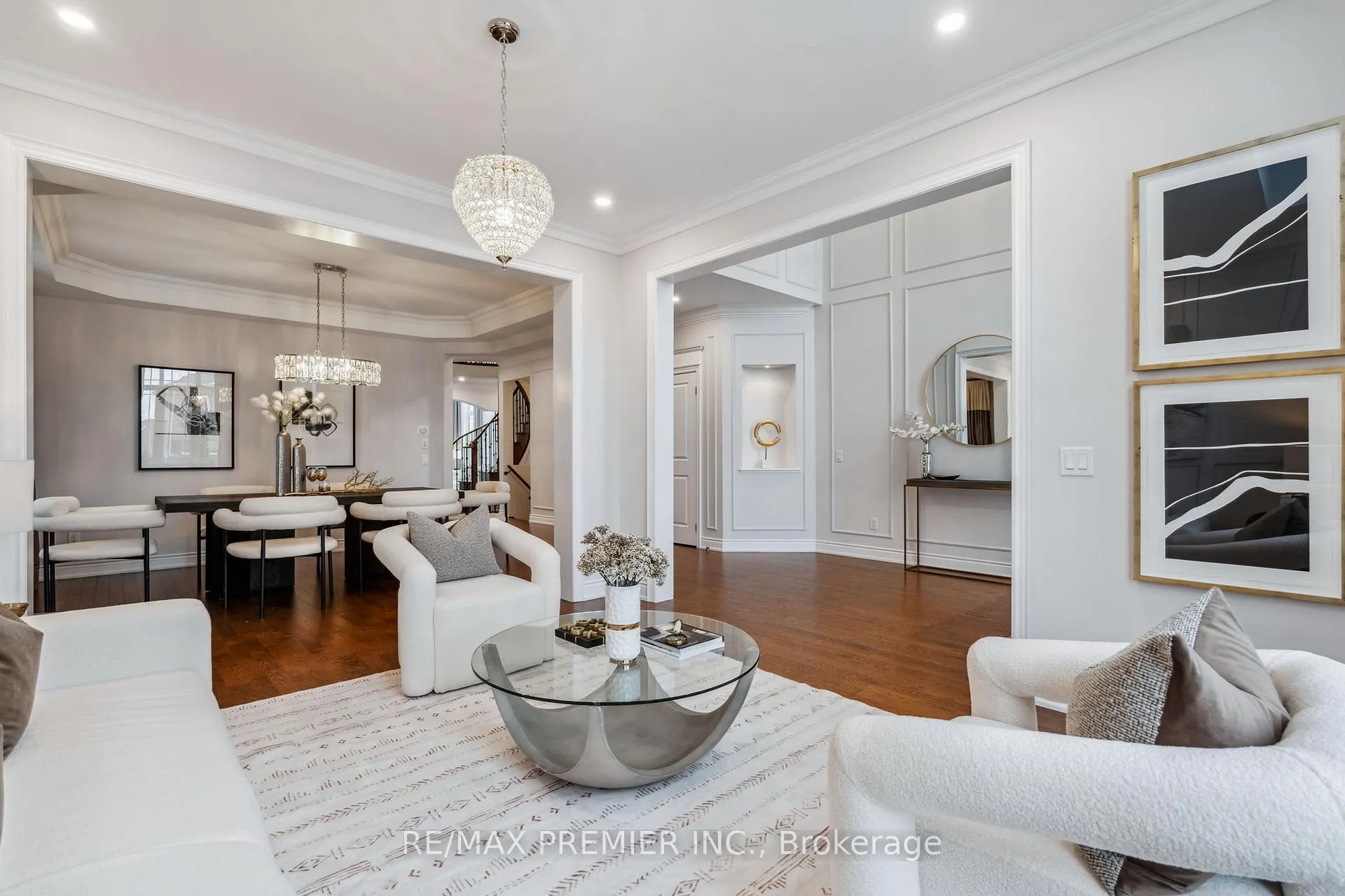Photo 7 of 8 Heintzman Crescent, Vaughan, Patterson — HOMEH