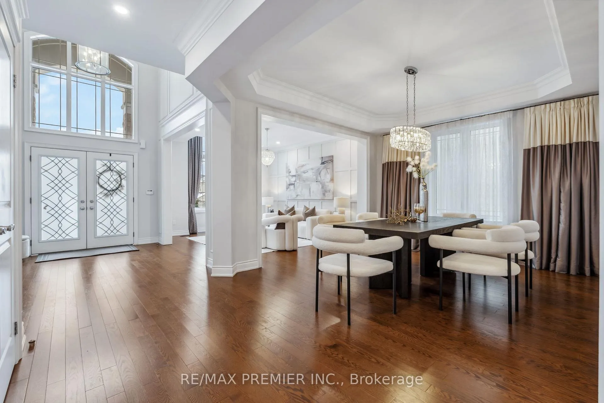 Photo 10 of 8 Heintzman Crescent, Vaughan, Patterson — HOMEH