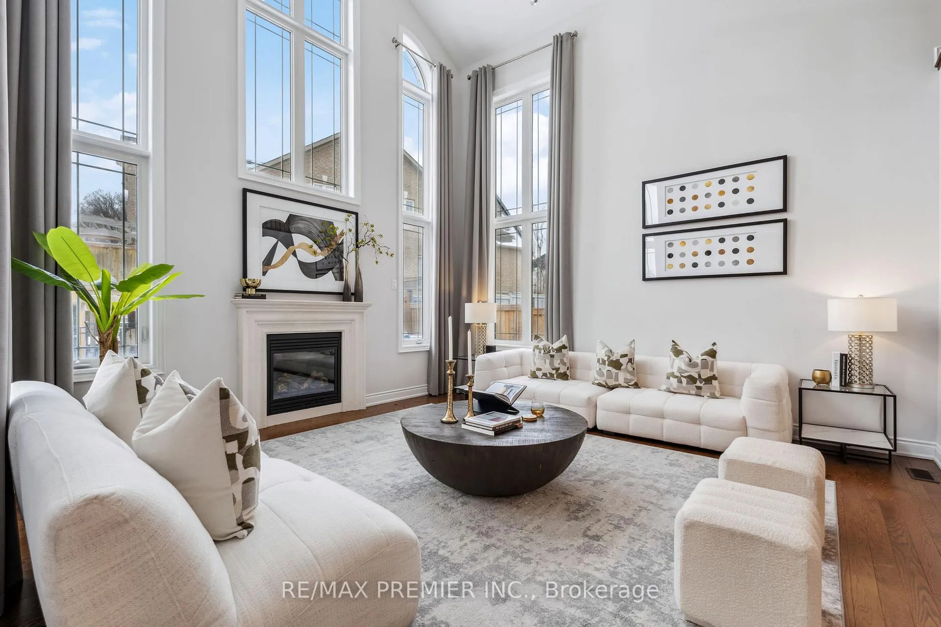 Photo 13 of 8 Heintzman Crescent, Vaughan, Patterson — HOMEH