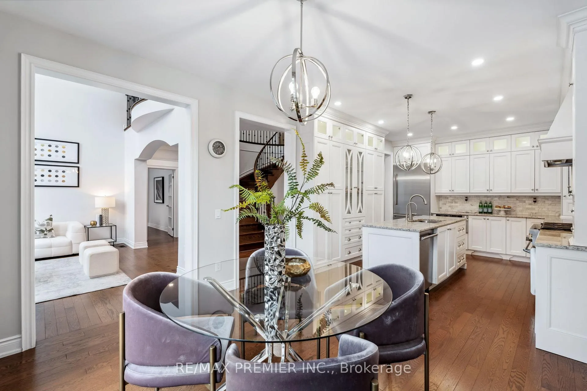 Photo 17 of 8 Heintzman Crescent, Vaughan, Patterson — HOMEH