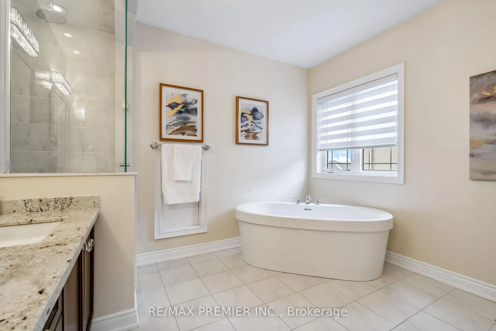 Photo 27 of 8 Heintzman Crescent, Vaughan, Patterson — HOMEH