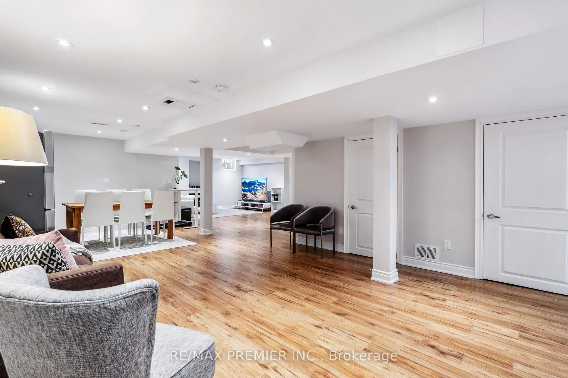 Photo 33 of 8 Heintzman Crescent, Vaughan, Patterson — HOMEH