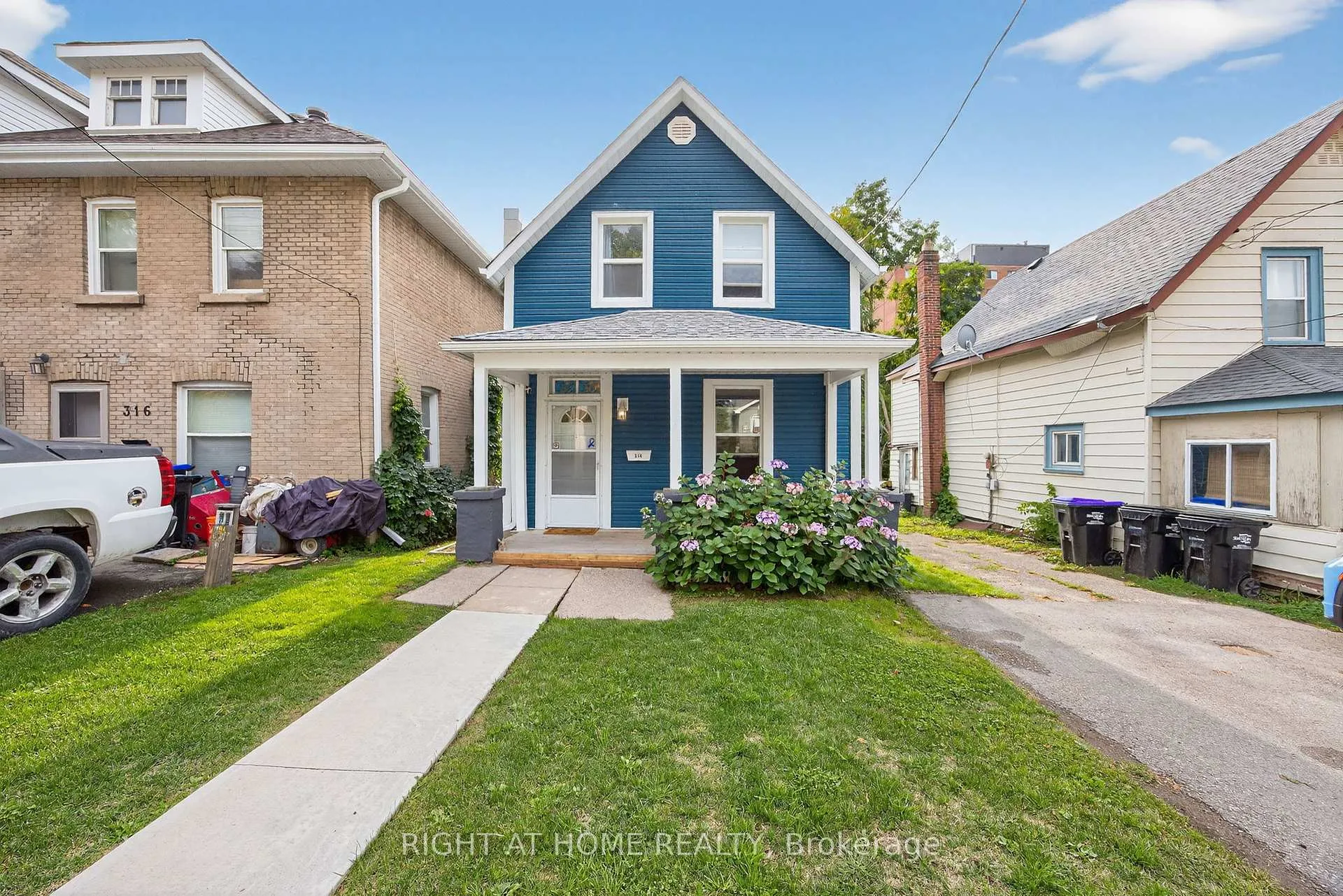 Photo 2 of 314 Queen Street, Midland — HOMEH