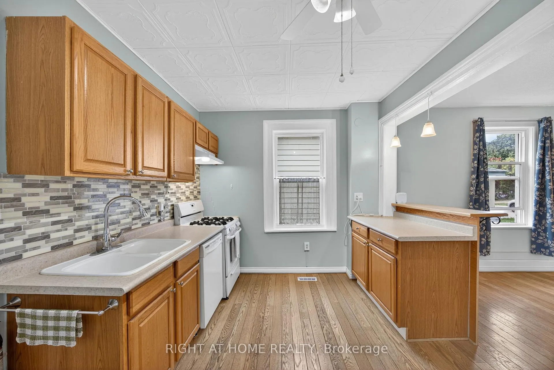Photo 7 of 314 Queen Street, Midland — HOMEH