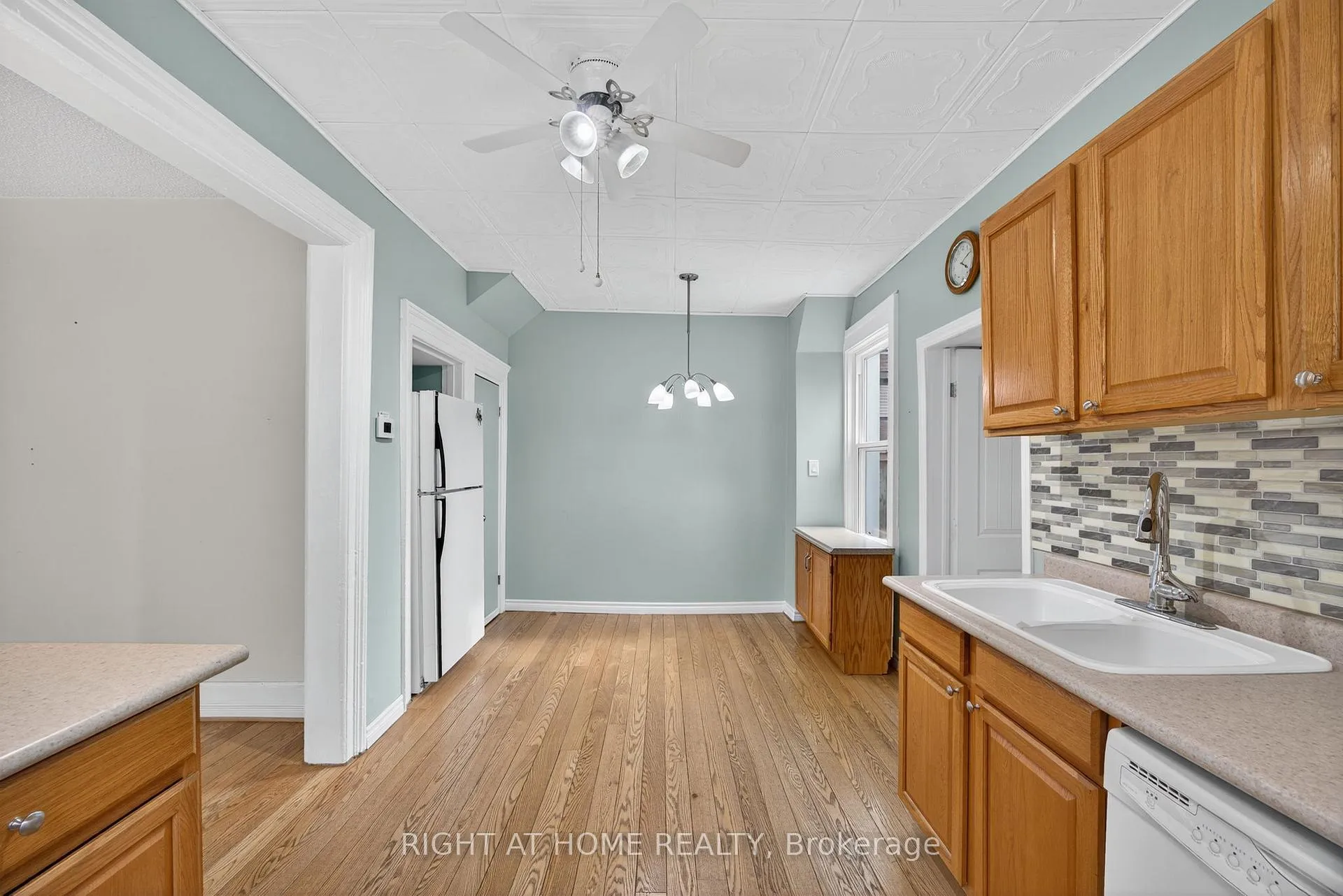 Photo 8 of 314 Queen Street, Midland — HOMEH