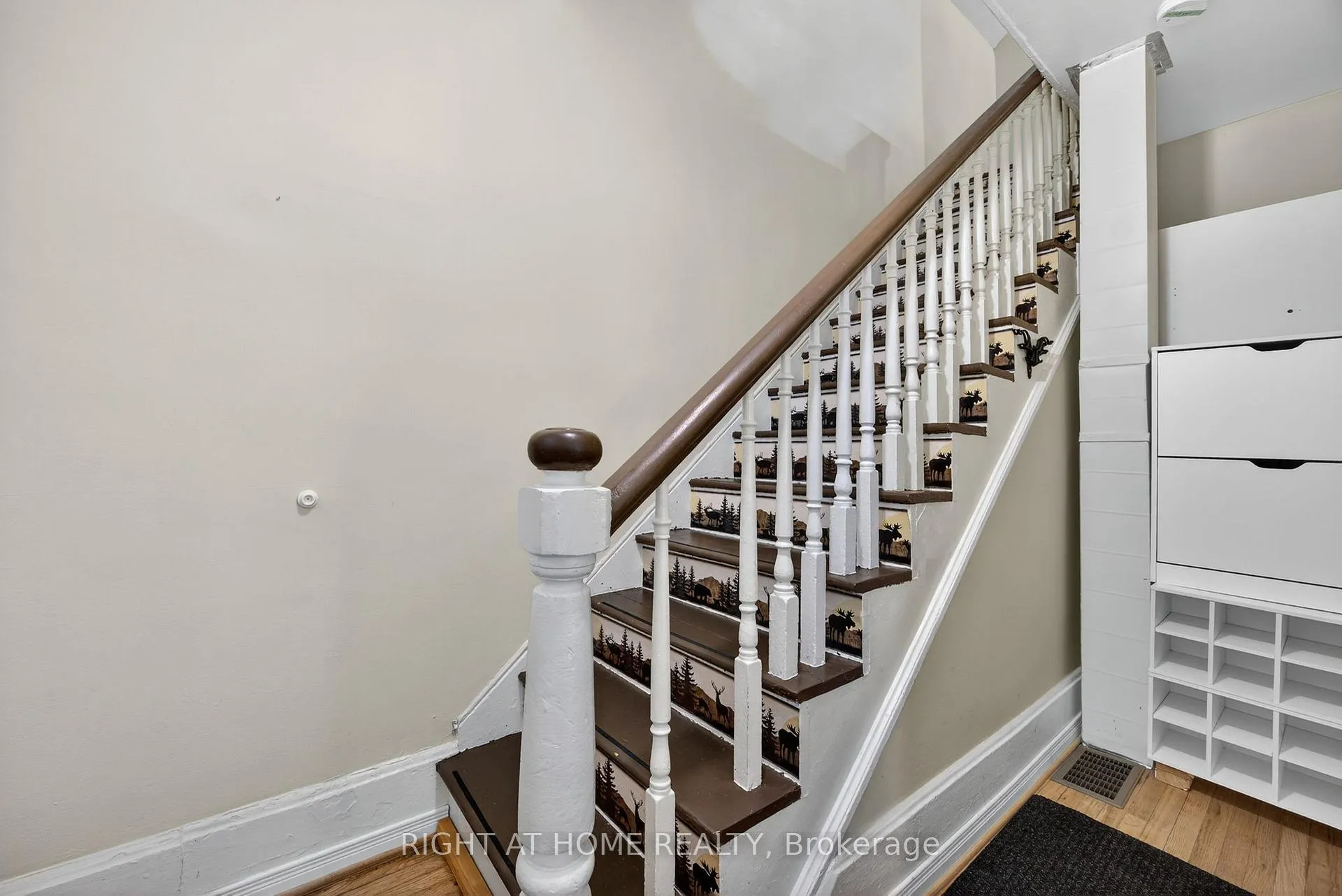 Photo 12 of 314 Queen Street, Midland — HOMEH