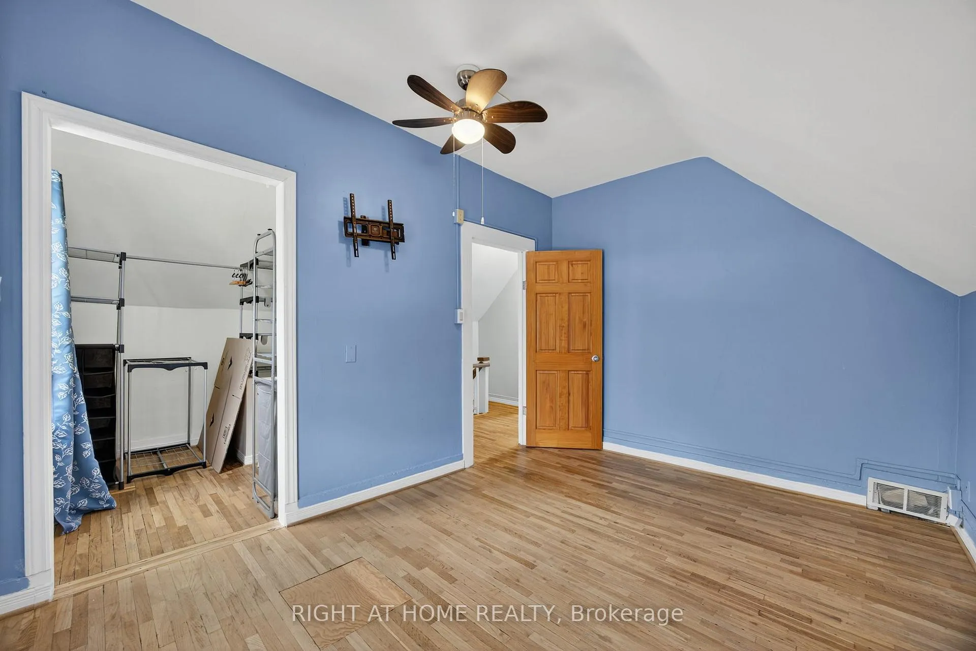 Photo 14 of 314 Queen Street, Midland — HOMEH