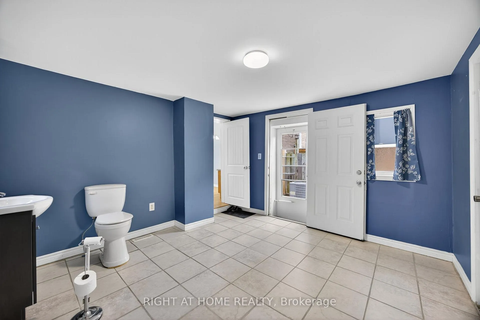 Photo 20 of 314 Queen Street, Midland — HOMEH