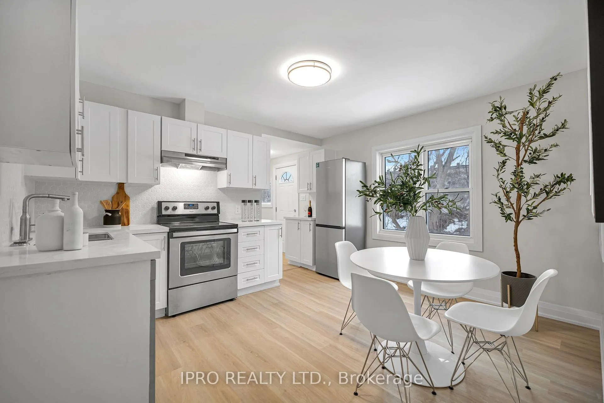 Photo 12 of 260 Annis Street, Oshawa, Lakeview — HOMEH