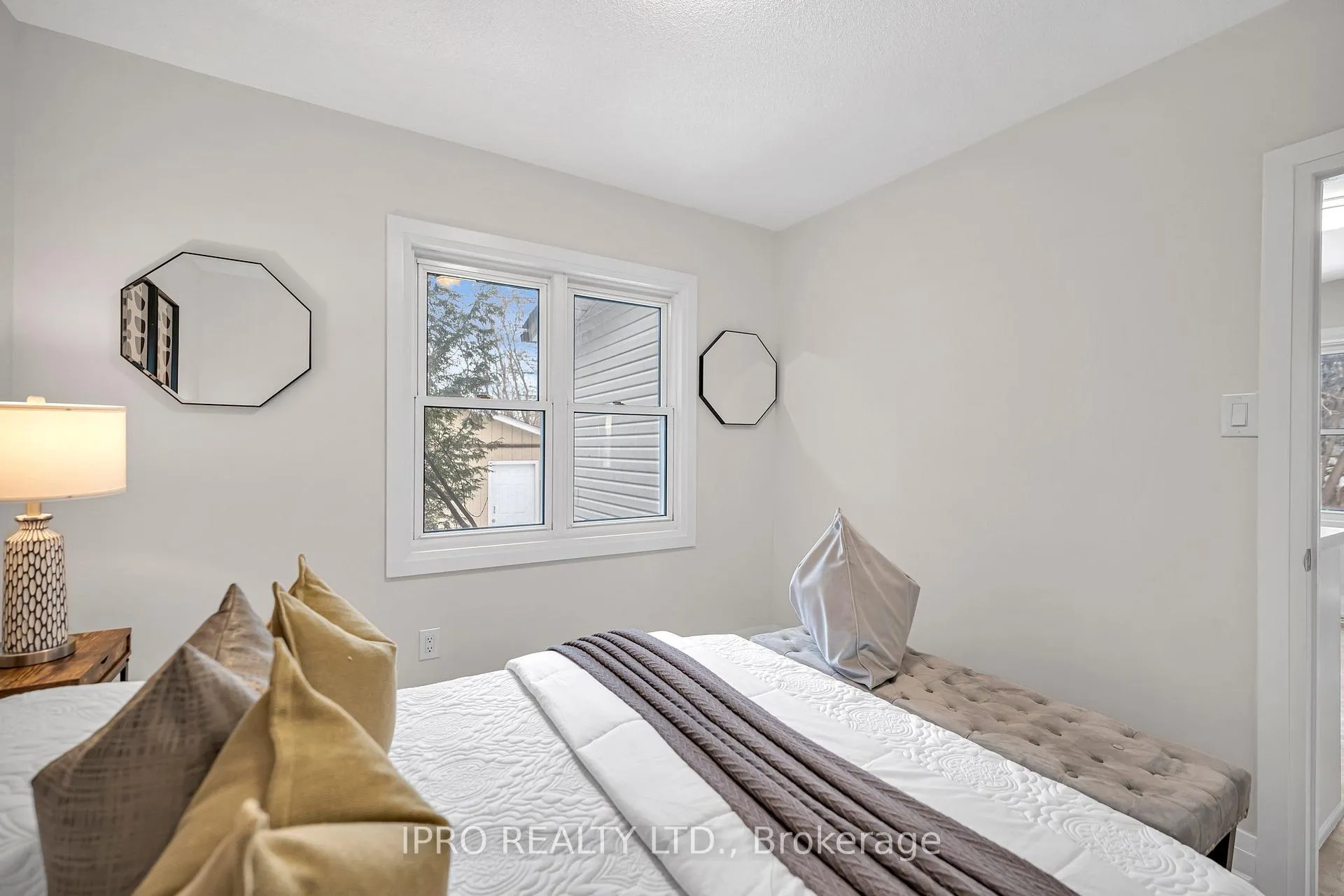 Photo 17 of 260 Annis Street, Oshawa, Lakeview — HOMEH