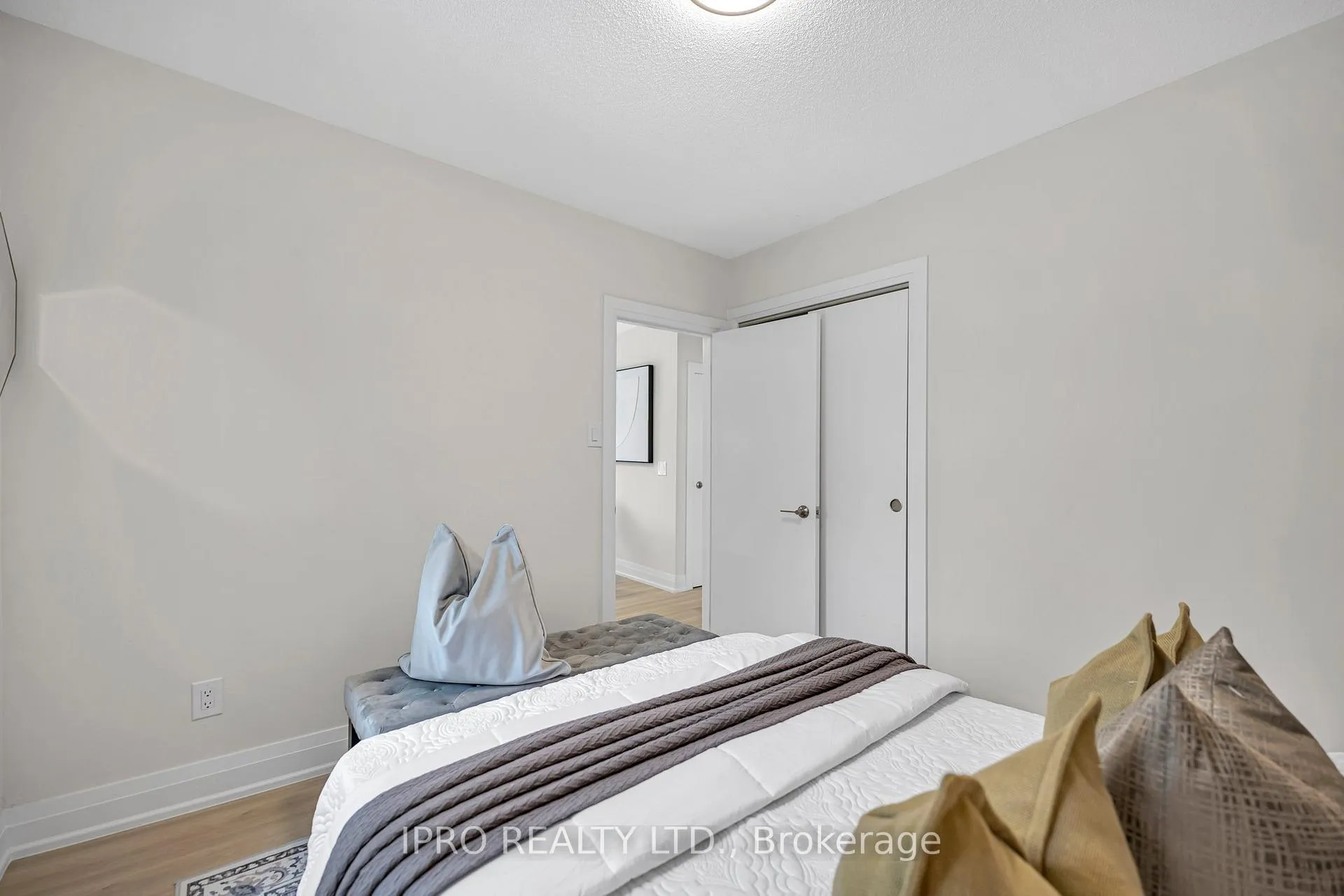 Photo 18 of 260 Annis Street, Oshawa, Lakeview — HOMEH