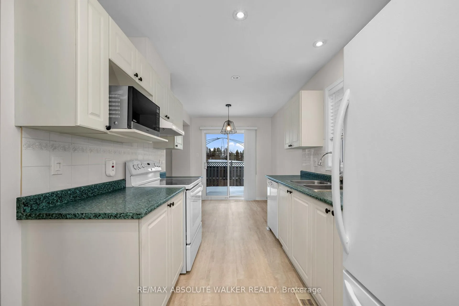 Photo 13 of 246 Mountshannon Drive, Ottawa, Barrhaven - Longfields — HOMEH