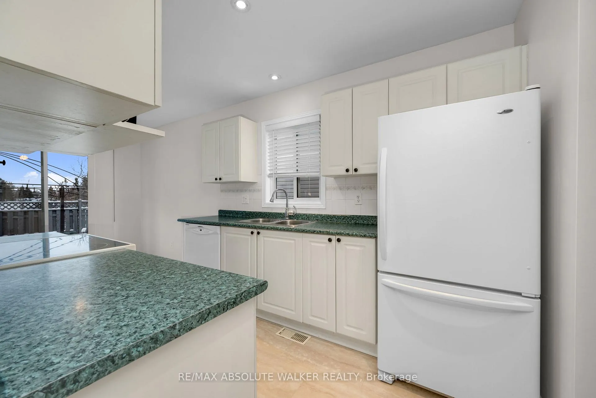 Photo 14 of 246 Mountshannon Drive, Ottawa, Barrhaven - Longfields — HOMEH