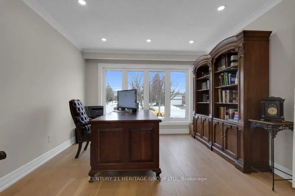 Photo 5 of 110 Jules Avenue, Vaughan, East Woodbridge — HOMEH