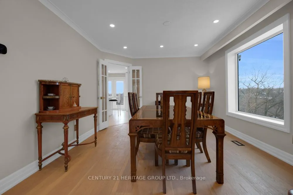 Photo 6 of 110 Jules Avenue, Vaughan, East Woodbridge — HOMEH