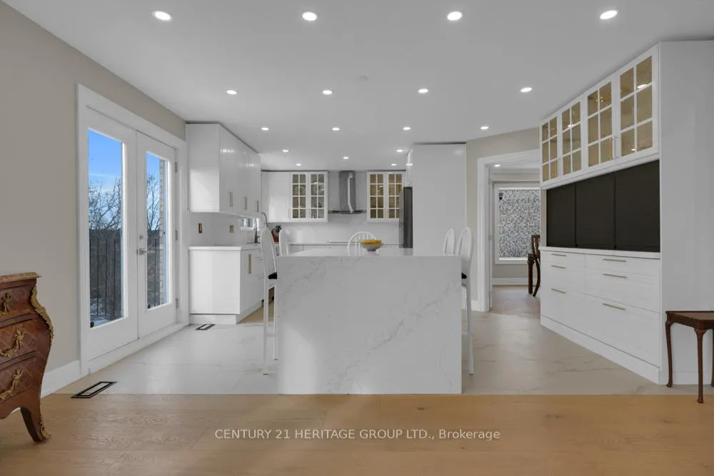 Photo 7 of 110 Jules Avenue, Vaughan, East Woodbridge — HOMEH