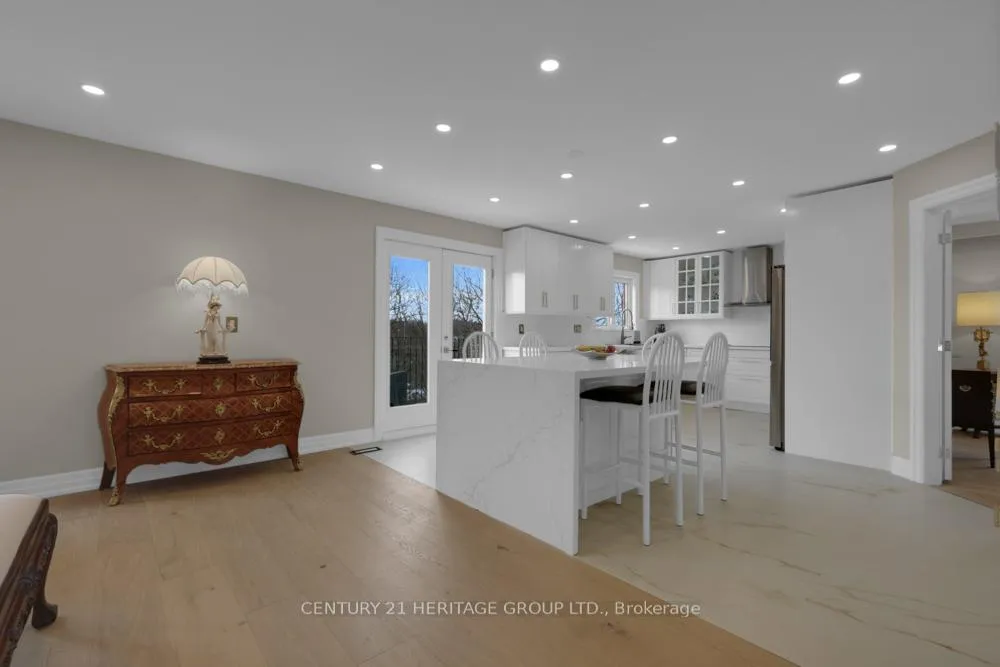 Photo 10 of 110 Jules Avenue, Vaughan, East Woodbridge — HOMEH