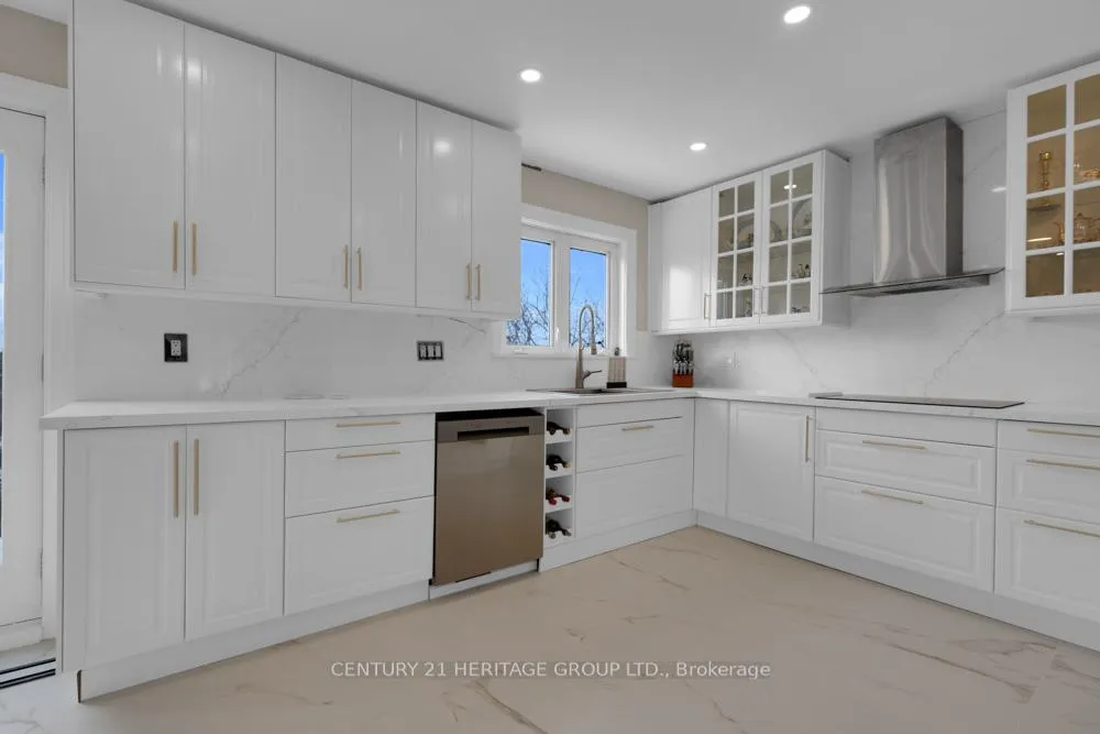 Photo 12 of 110 Jules Avenue, Vaughan, East Woodbridge — HOMEH