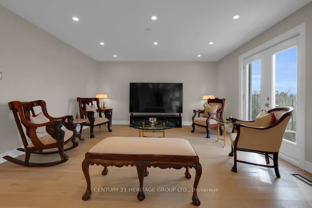 Photo 14 of 110 Jules Avenue, Vaughan, East Woodbridge — HOMEH