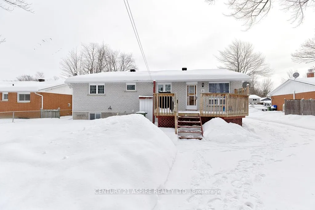 Photo 4 of 23 Park Drive, Petawawa — HOMEH