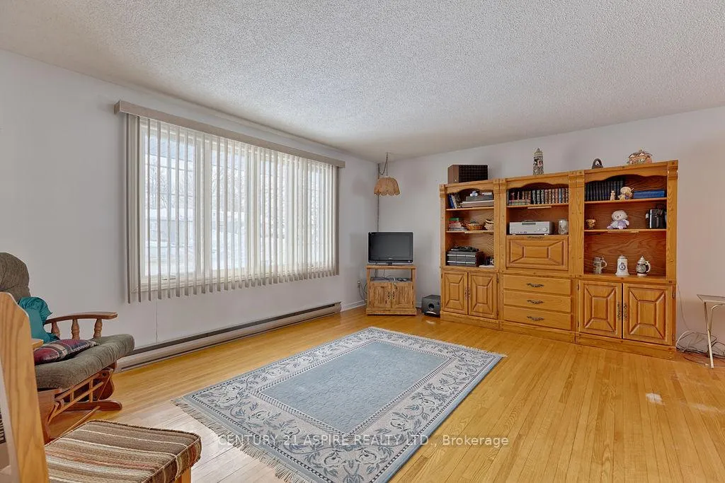 Photo 7 of 23 Park Drive, Petawawa — HOMEH