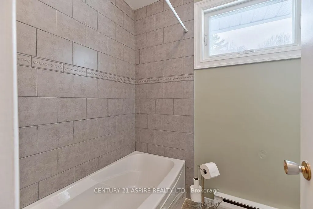 Photo 17 of 23 Park Drive, Petawawa — HOMEH