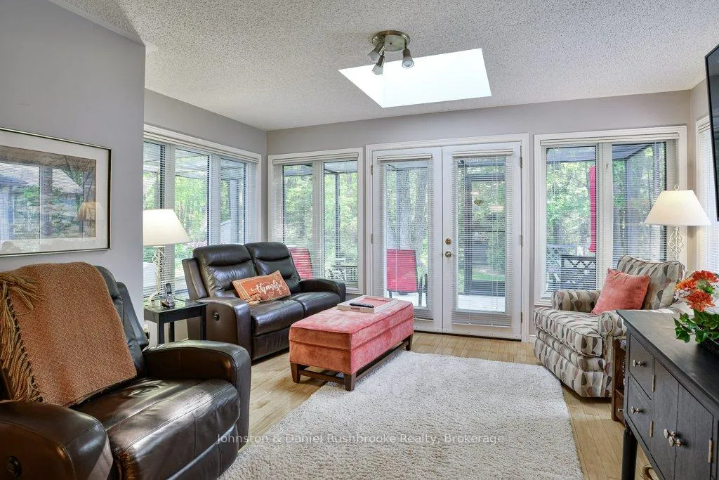 Photo 11 of 21 Pineridge Gate E, Gravenhurst, Wood (Gravenhurst) — HOMEH