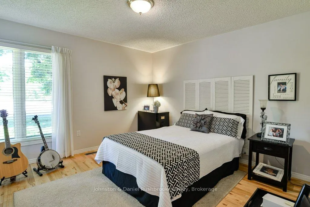 Photo 18 of 21 Pineridge Gate E, Gravenhurst, Wood (Gravenhurst) — HOMEH