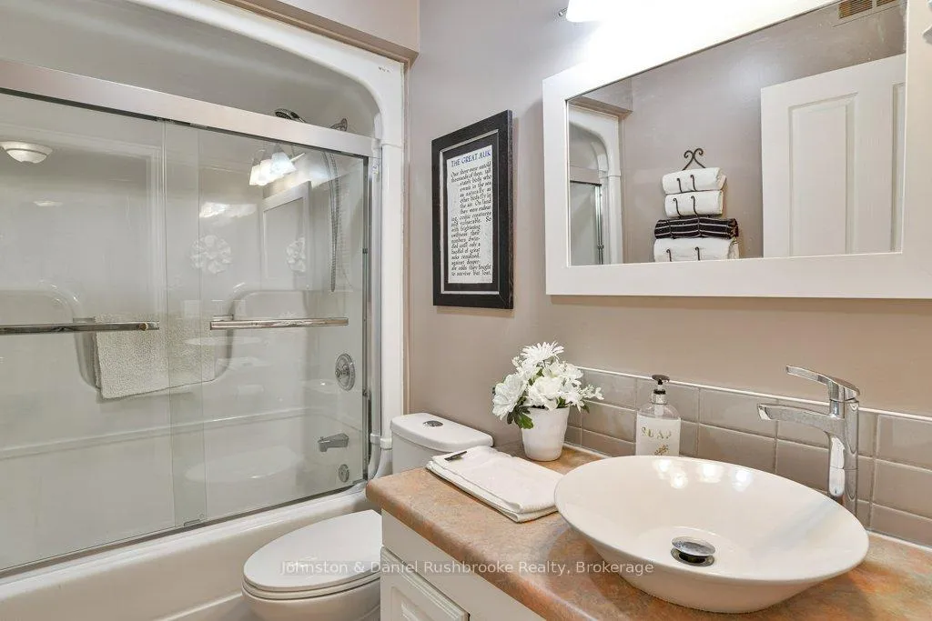 Photo 19 of 21 Pineridge Gate E, Gravenhurst, Wood (Gravenhurst) — HOMEH