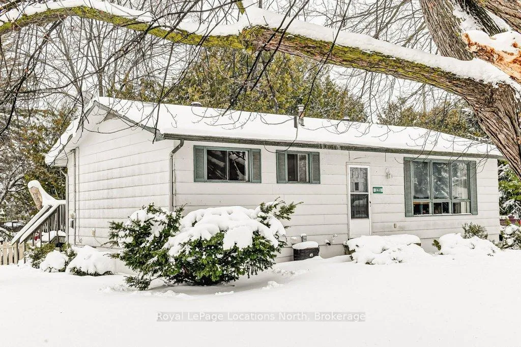 Photo 1 of 121 Niagara Street, Collingwood — HOMEH