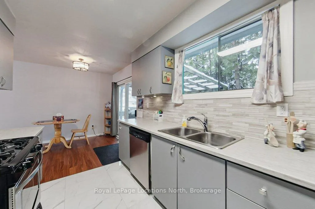 Photo 8 of 121 Niagara Street, Collingwood — HOMEH