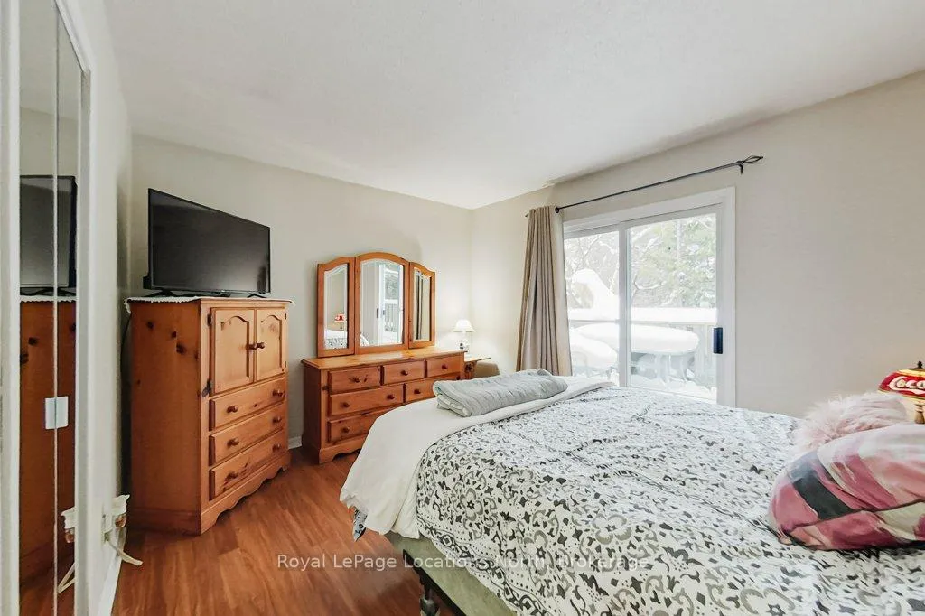 Photo 13 of 121 Niagara Street, Collingwood — HOMEH