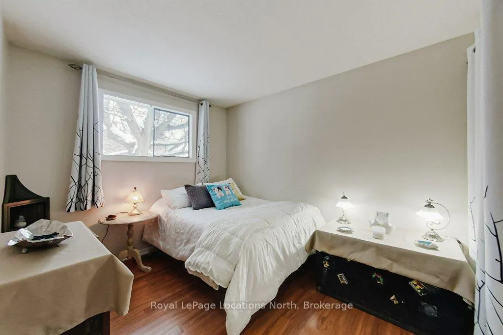 Photo 14 of 121 Niagara Street, Collingwood — HOMEH