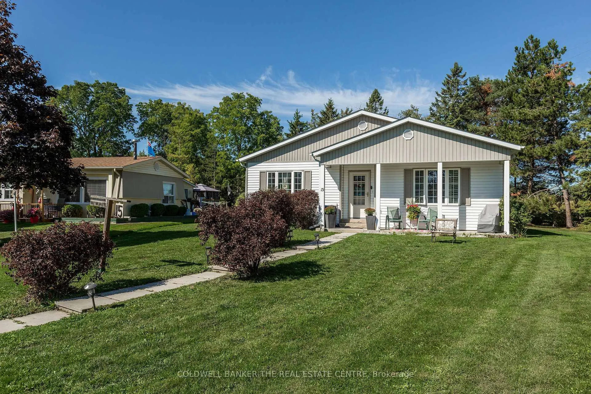 Photo 1 of 15 Recreation Drive, Innisfil, Rural Innisfil — HOMEH