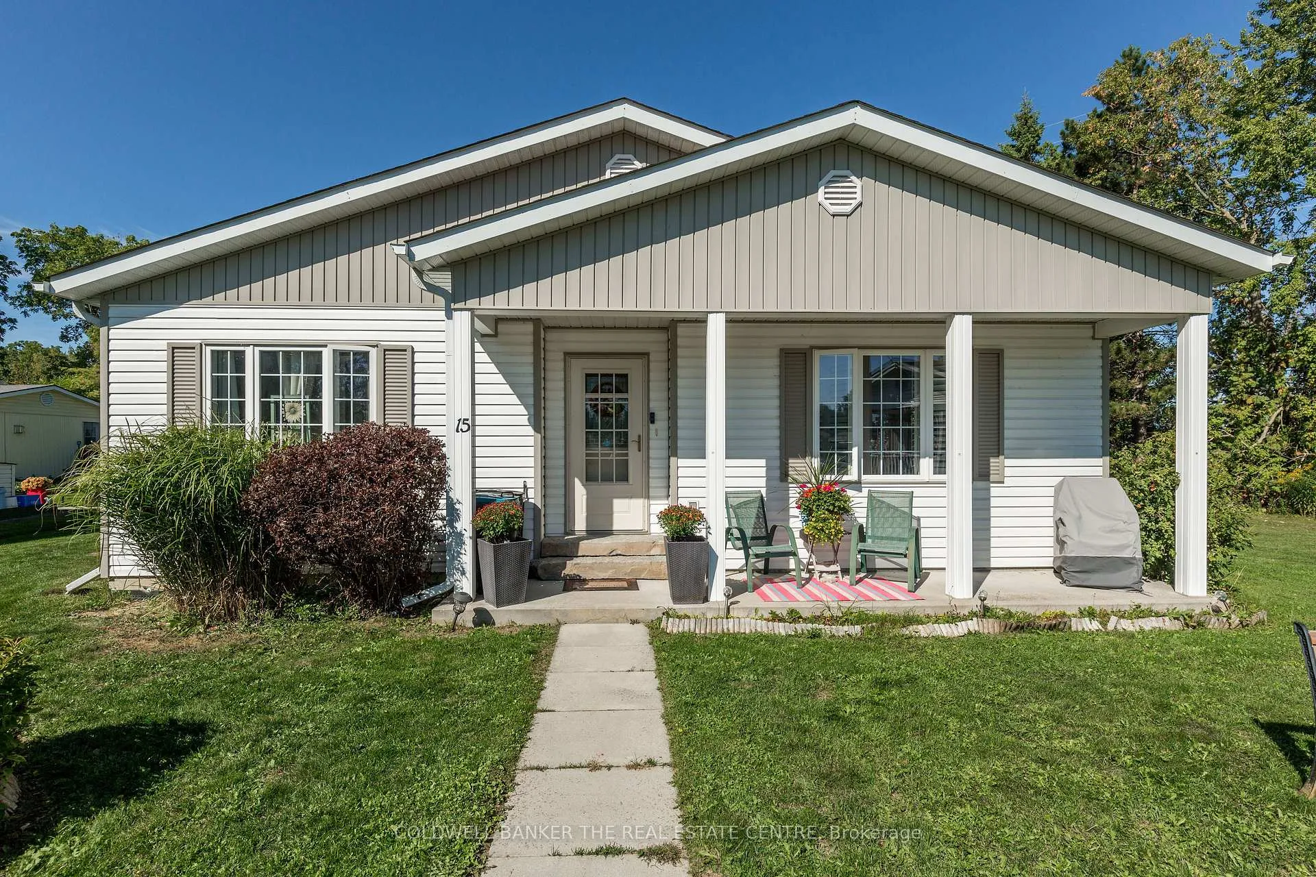 Photo 3 of 15 Recreation Drive, Innisfil, Rural Innisfil — HOMEH