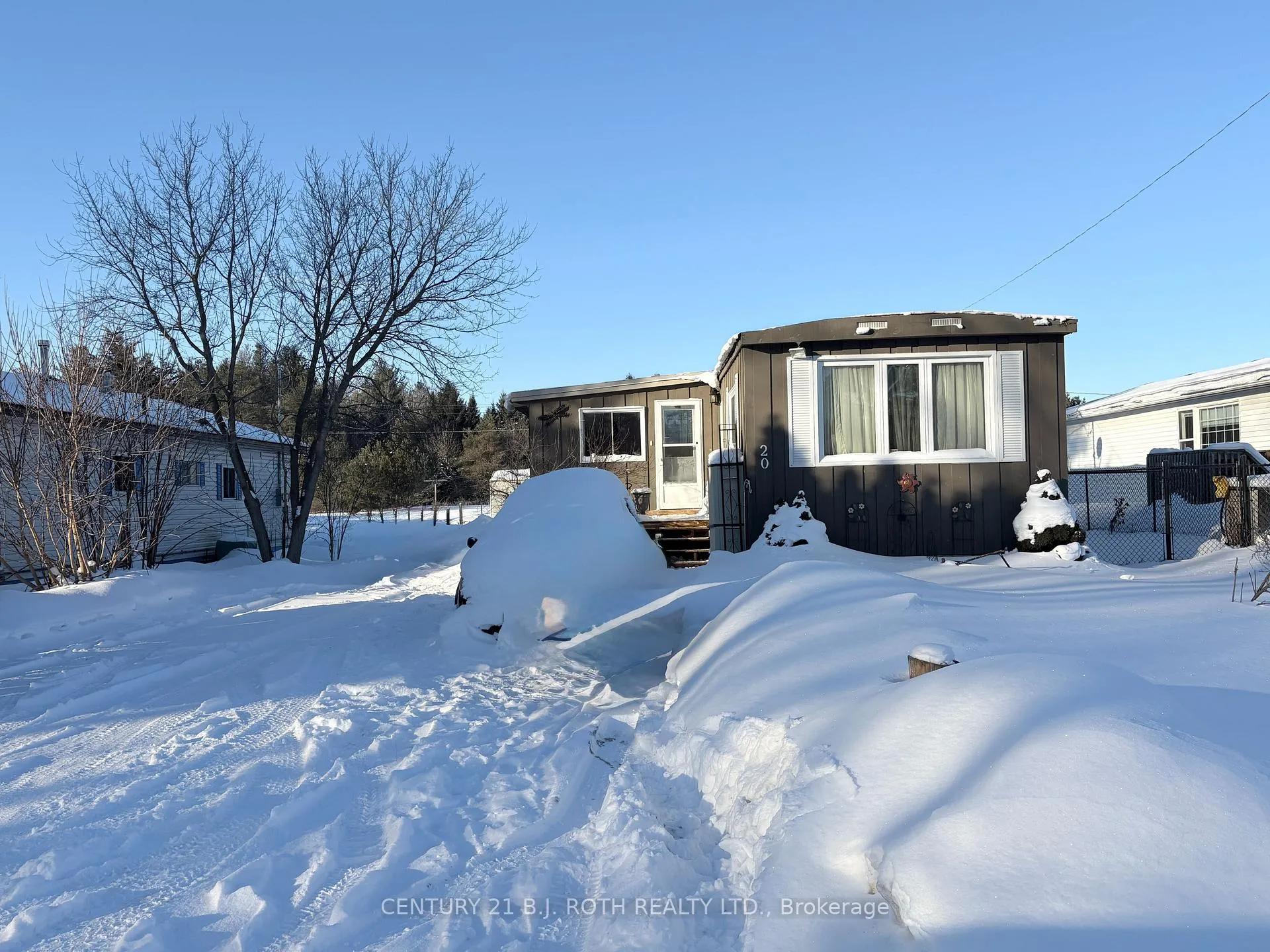 Photo 2 of 20 Shamrock Crescent, Essa, Rural Essa — HOMEH