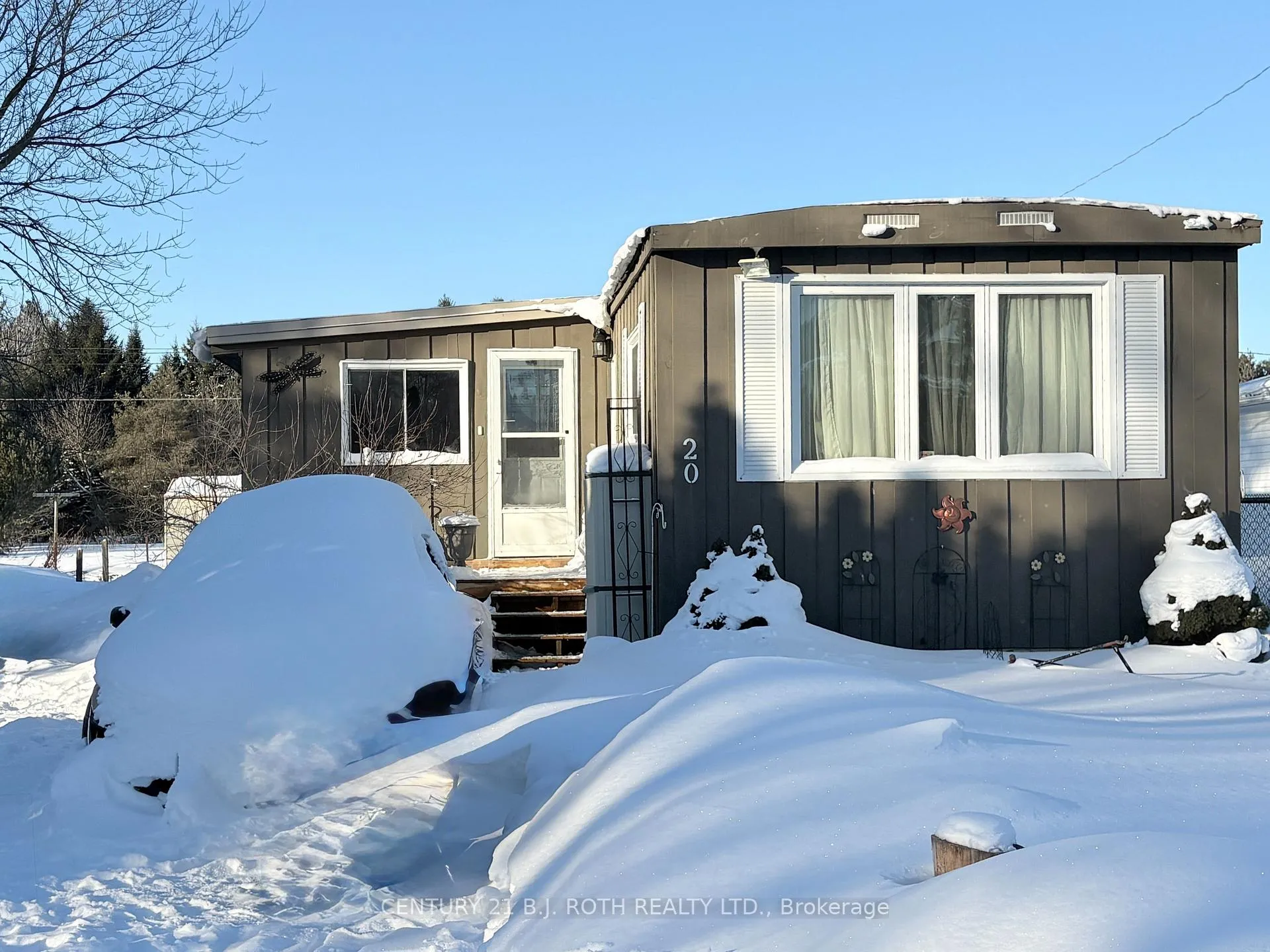 Photo 3 of 20 Shamrock Crescent, Essa, Rural Essa — HOMEH