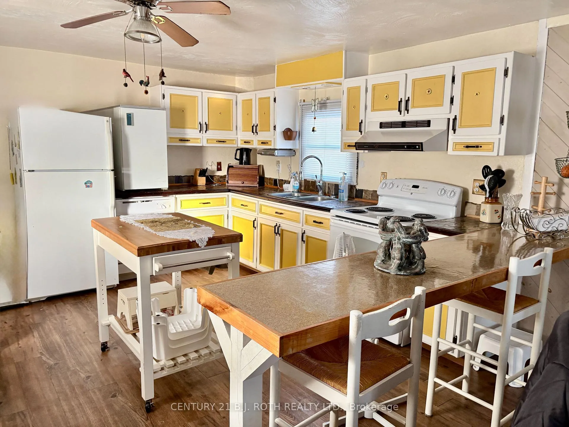 Photo 9 of 20 Shamrock Crescent, Essa, Rural Essa — HOMEH